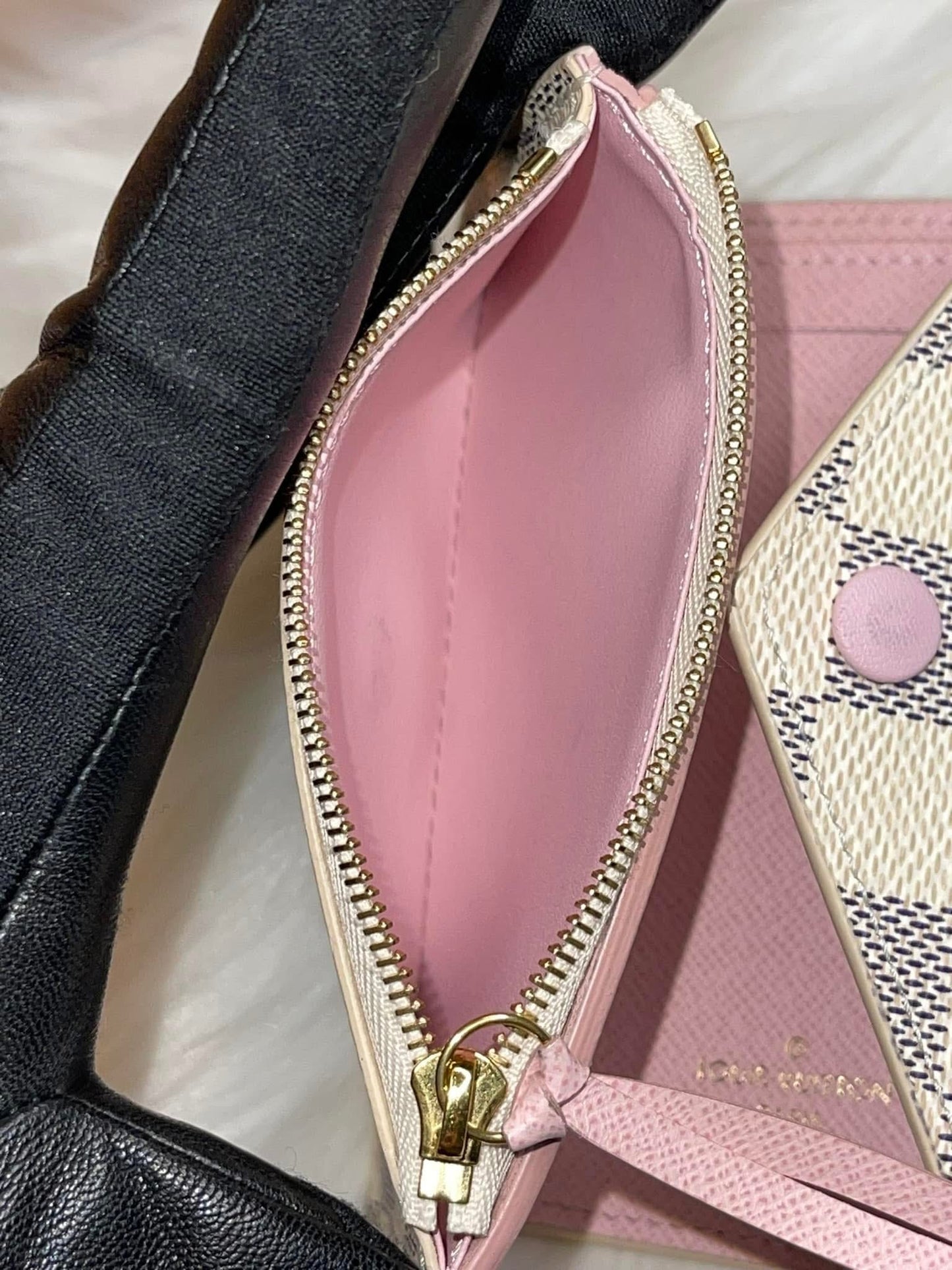 Damier Azur Portefeuille Victorine Trifold Wallet