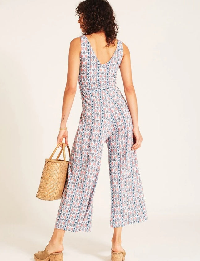 V-Neck Vintage Jumpsuit – Timeless & Stylish
