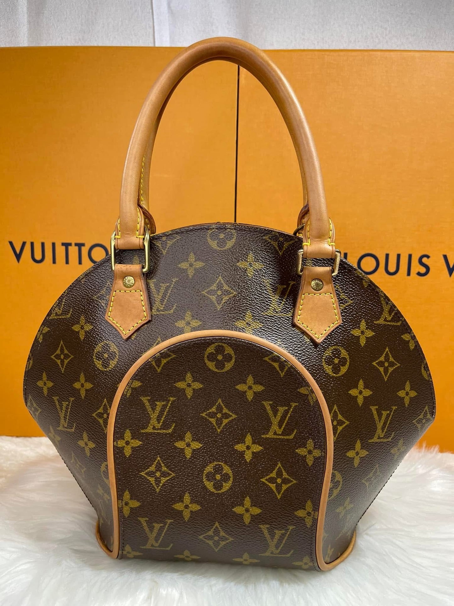 ELLIPSE PM HANDBAG MONOGRAM