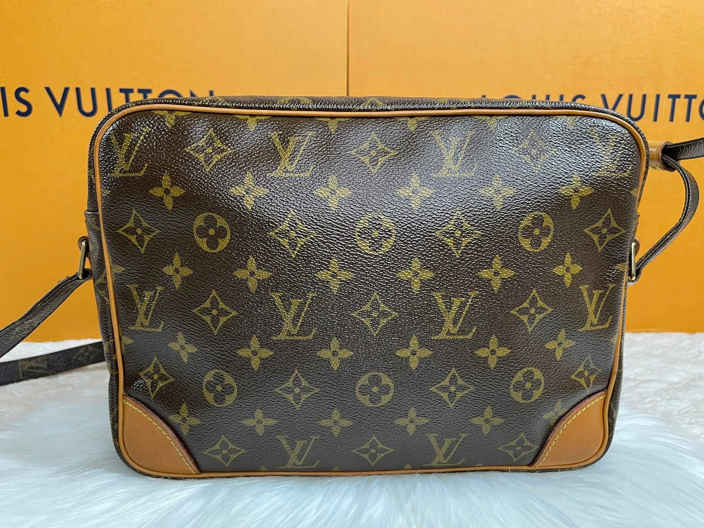 NILE CROSSBODY SHOULDER BAG PURSE MONOGRAM