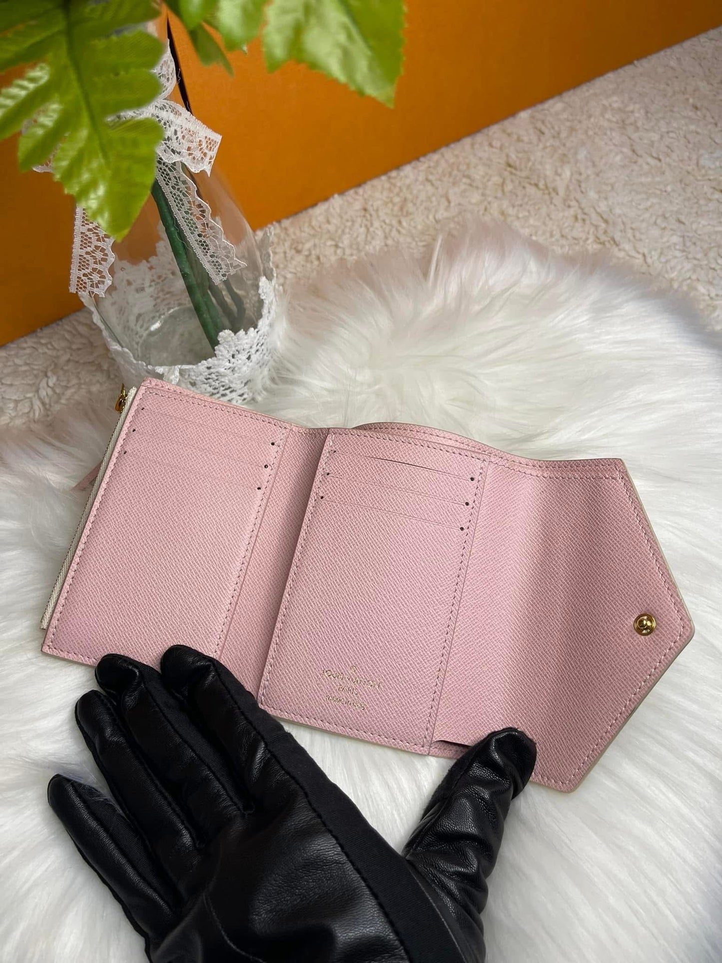 Damier Azur Portefeuille Victorine Trifold Wallet