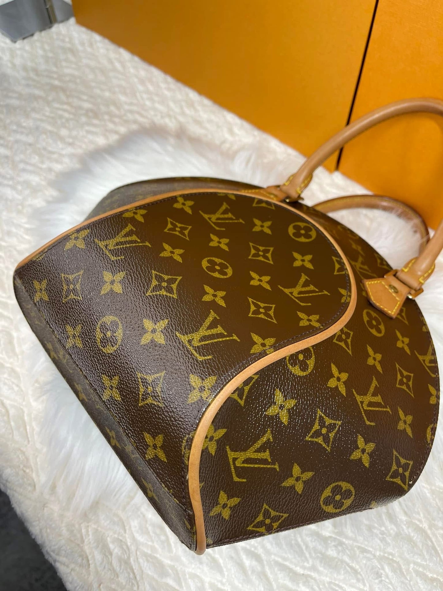ELLIPSE PM HANDBAG MONOGRAM