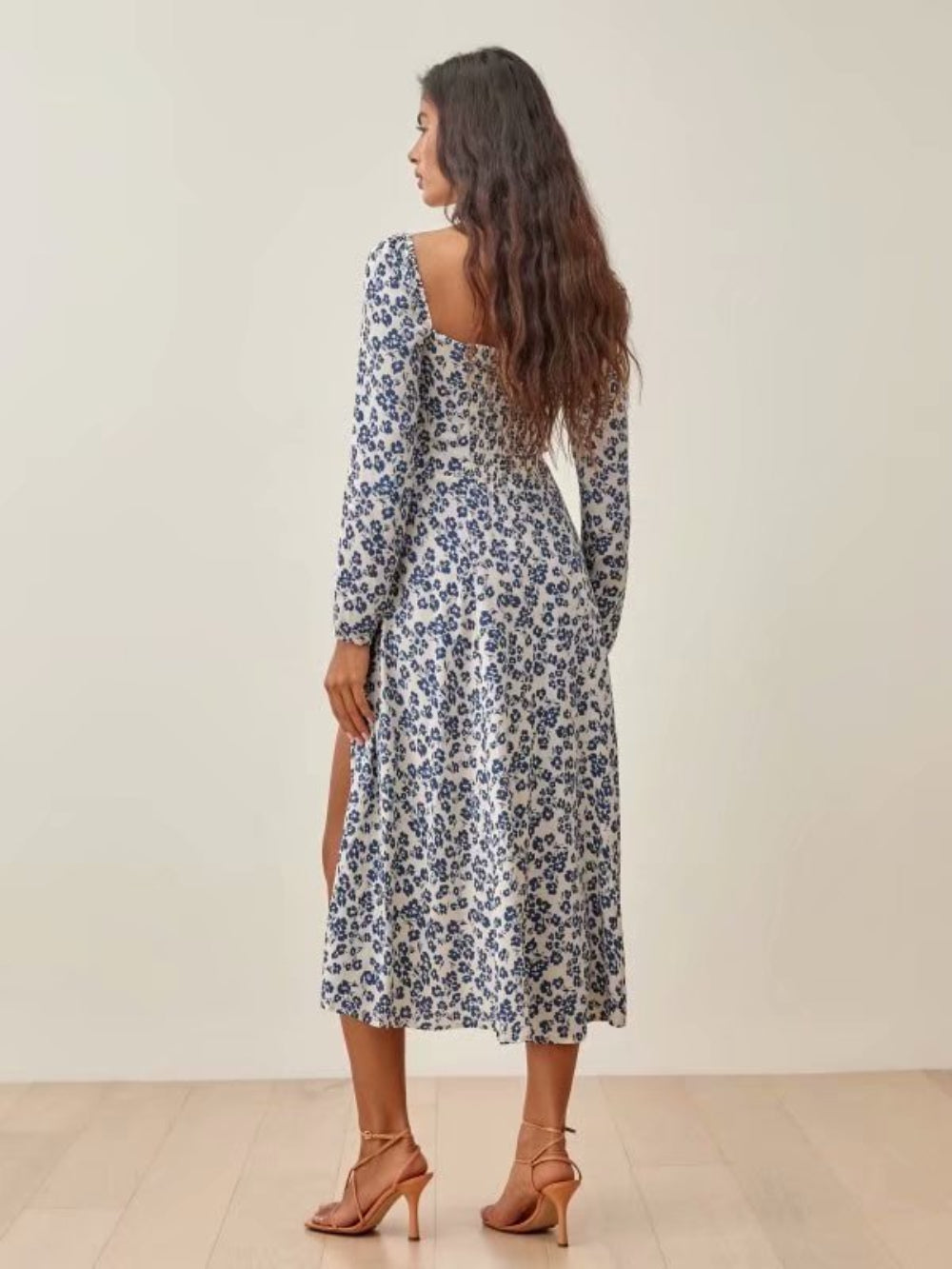 Women's French vintage fashion print long dress, featuring an elegant design and timeless style for a sophisticated look.