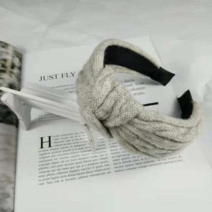 Vintage knitted knotted headband