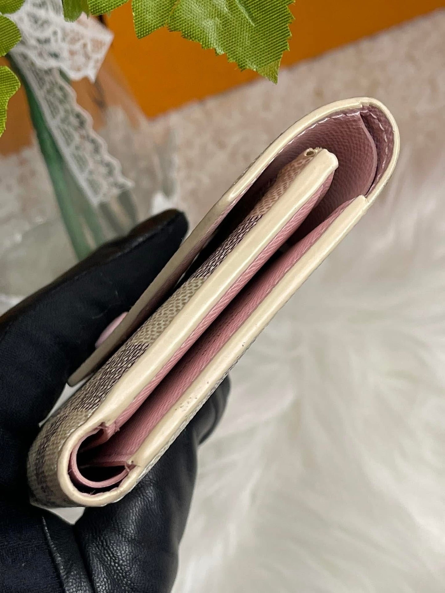 Damier Azur Portefeuille Victorine Trifold Wallet