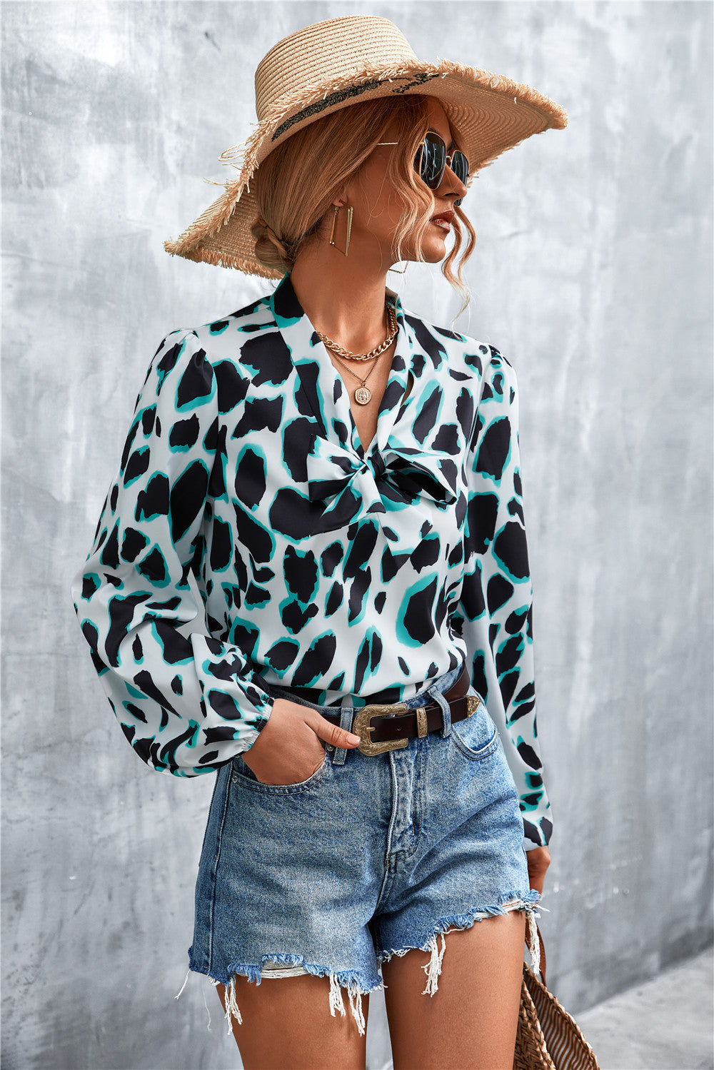 Fashionable Lace Vintage Printed Shirt for Women