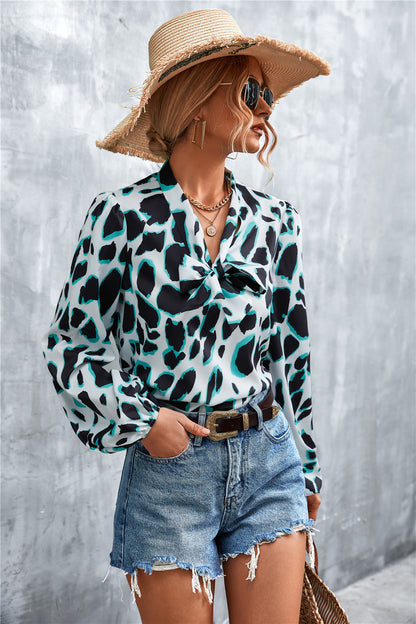 Fashionable Lace Vintage Printed Shirt for Women