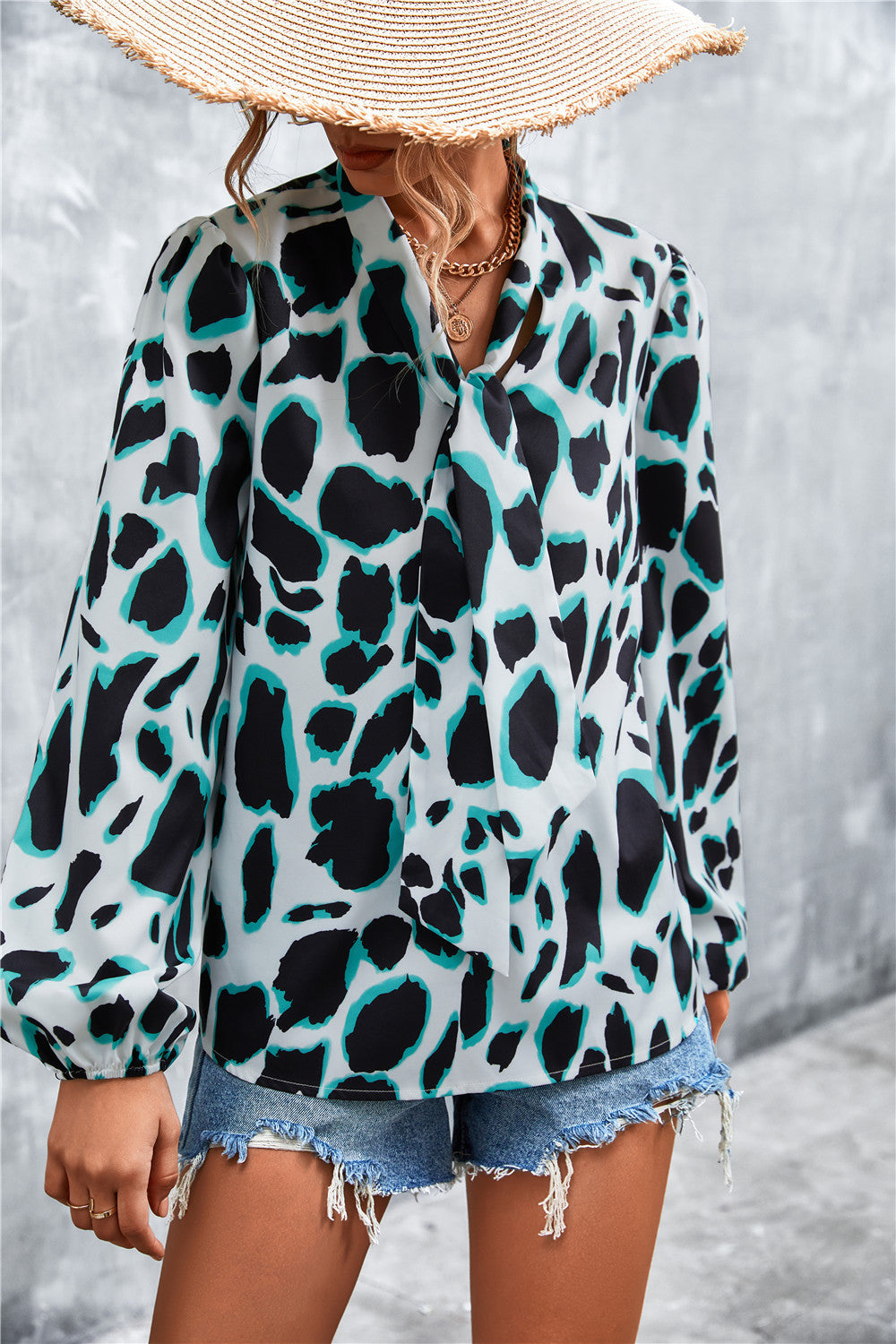 Fashionable Lace Vintage Printed Shirt for Women